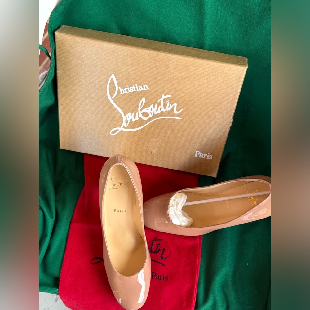 CHRISTIAN LOUBOUTIN Patent Kabetts 100 Pumps